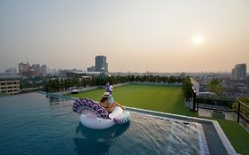 โรงแรมโรแมนซ์ สุขุมวิท 97 (SHA Extra Plus)